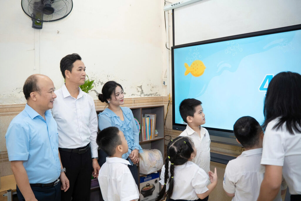 GELEX mở rộng cơ hội học tập cho học sinh, sinh viên khó khăn